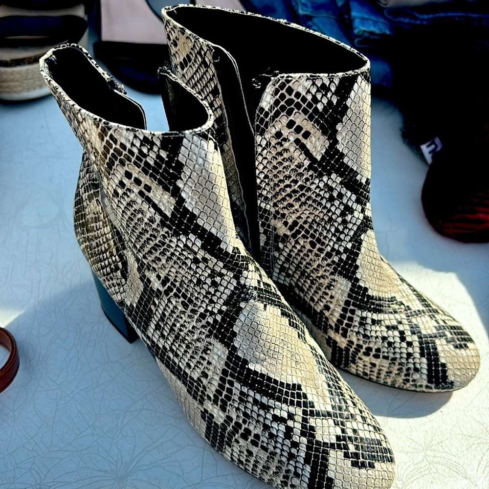 Snake patterned Heels